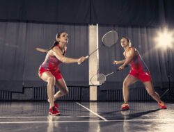 10 Teknik Dasar Badminton yang Wajib Dikuasai Pemula agar Cepat Jago