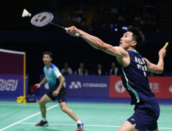 Cara Melakukan Pukulan Lob yang Tinggi dan Jauh ke Garis Belakang Lawan