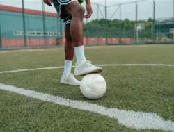 10 Teknik Dasar Sepak Bola yang Wajib Dikuasai Pemain Pemula