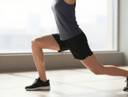 Cara Melakukan Gerakan Lunges untuk Keseimbangan dan Kekuatan Kaki