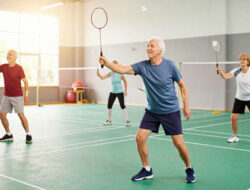 Tips Bermain Badminton Bagi Lansia Agar Tetap Aman Dan Menjaga Kebugaran